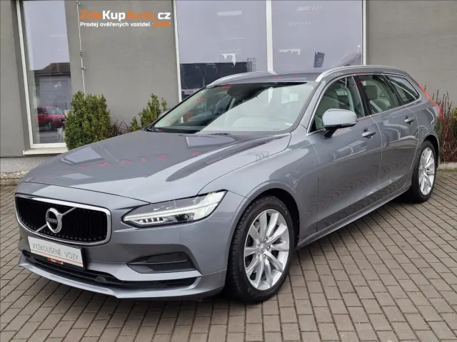 Volvo V90 2.0 D4 Momentum Pro,ČR,1.Maj. — foto 1