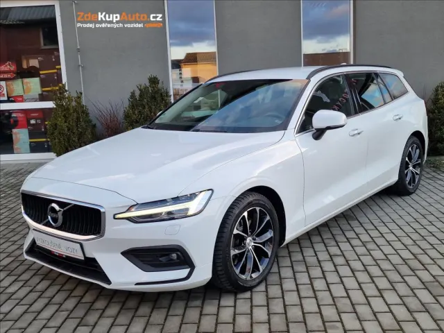 Volvo V60 B4 FWD Momentum Pro,ČR,1.Maj. — foto 1